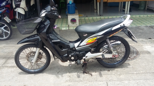 เวฟ125 s ปี45ตาทเท้า