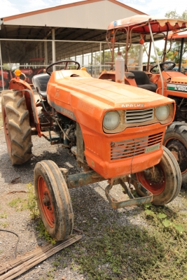 แห้งๆ Kubota L2600 เพลาเดียว เก่าไทย พร้อมใช้ แห้งๆ Kubota L2600 เพลาเดียว เก่าไทย พร้อมใช้