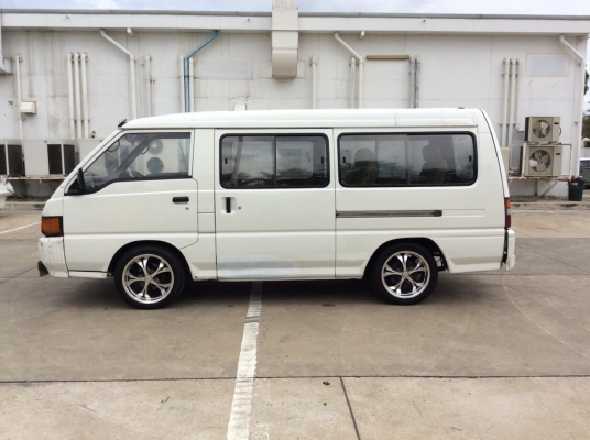 ขายรถตู้ มิตซู L300 ประตูเปิด 2 ด้าน ปี95 เครื่อง 1JZ หัวฉีด เพาเวอร์ เกียร์ออโต้ ติดแก๊ส LPG เบาะหนังสวยๆสะอาดเบาะหลังสวย2แถว แอร์หน้า-หลังเย็นฉ่ำ ภายในเดิมๆ ตัวถังเดิมๆแม็กขอบ17&quot; รถขับดีมาก ใช้ได้ 2 ระบบ รถพร้อมใช้ครับ