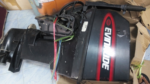 เครื่อง 40 แรง Evinrude