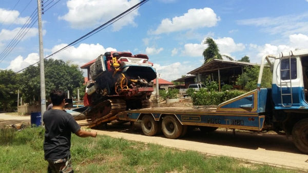 รถเกี่ยว+รถบรรทุกหางปลา 2 เพลา hino FD เครื่อง HO6C เทอร์ โบ เบรกจิฟี่ พวงมาลัยเพาเวอร์   รถเกี่ยวข้าว เกตษรพัฒนา เครื่อง ISUZU 6HE 195 ใช้งานปกติ แยกขายได้ รถเกี่ยวราคา 350000  รถเทอร์เลอร์ 480000 ราคาต่อรองได้