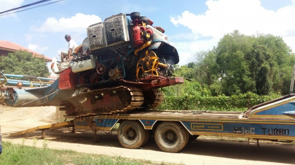 รถเกี่ยว+รถบรรทุกหางปลา 2 เพลา hino FD เครื่อง HO6C เทอร์ โบ เบรกจิฟี่ พวงมาลัยเพาเวอร์   รถเกี่ยวข้าว เกตษรพัฒนา เครื่อง ISUZU 6HE 195 ใช้งานปกติ แยกขายได้ รถเกี่ยวราคา 350000  รถเทอร์เลอร์ 480000 ราคาต่อรองได้