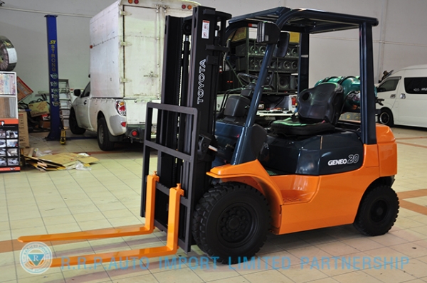 ขายรถโฟล์คลิฟท์มือสอง TOYOTA รุ่น7FG20 ราคา 215,000 บาท นำเข้าจากประเทศญี่ปุ่น 100\% ไม่เคยใช้งานในไทย