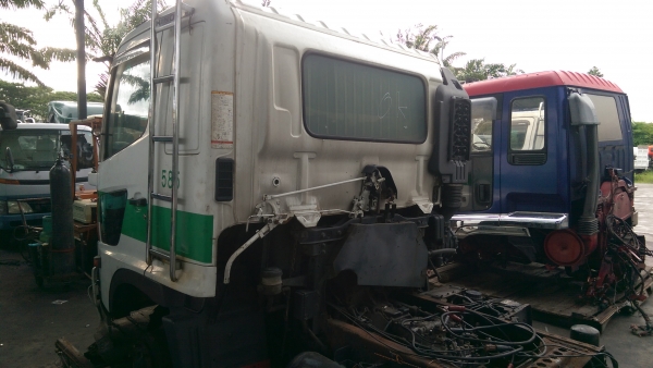 หัวเก๋งฮีโน่เมกก้าพร้อมเครื่องยนต์ j o 8e เทอร์โบ 240 แรงม้า หัวเก๋งฮีโน่เมกก้าพร้อมเครื่องยนต์ j o 8e เทอร์โบ 240 แรงม้า