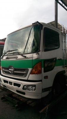 หัวเก๋งฮีโน่เมกก้าพร้อมเครื่องยนต์ j o 8e เทอร์โบ 240 แรงม้า