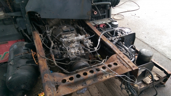 หัวเก๋งฮีโน่เมกก้าพร้อมเครื่องยนต์ j o 8e เทอร์โบ 240 แรงม้า หัวเก๋งฮีโน่เมกก้าพร้อมเครื่องยนต์ j o 8e เทอร์โบ 240 แรงม้า