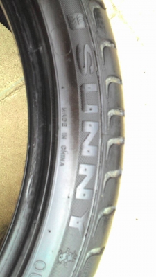 225/40R18 SUNNY N3630 ปี2013 ไม่มีปะ มี 1 เส้น tel.081-427-3941 225/40R18 SUNNY N3630 ปี2013 ไม่มีปะ มี 1 เส้น tel.081-427-3941