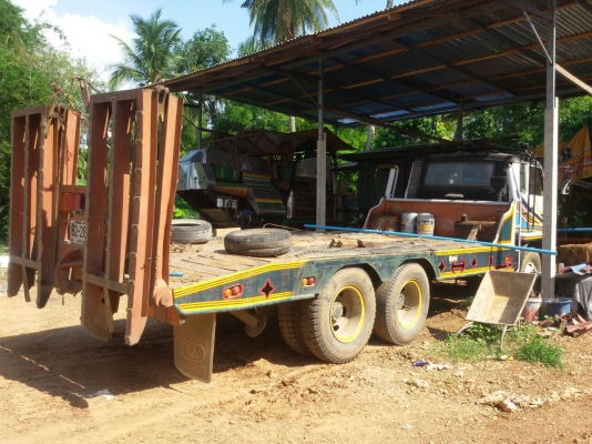 ฝากขายเทลเลอร์ลากรถเกี่ยวพร้อมใช้งาน ฝากขายเทลเลอร์ลากรถเกี่ยวพร้อมใช้งาน