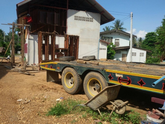 ฝากขายเทลเลอร์ลากรถเกี่ยวพร้อมใช้งาน