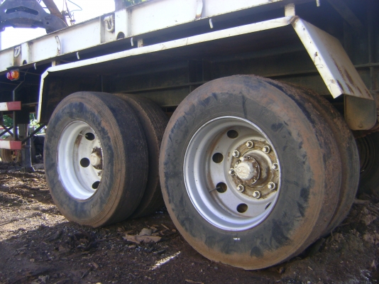 หางสภาพพร้อมใช้งาน  2 เพลา 10  เมตร  ราคา  190,000  บาท