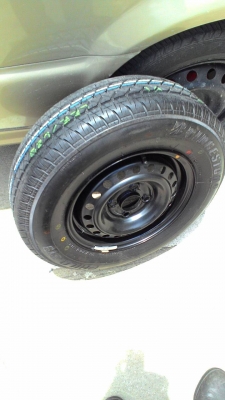 กะทะล้อพร้อมยางใหม่BRIDGESTONE  ขอบ 13 ขนาด 4 รู100  มี 1 ล้อ tel.081-427-3941