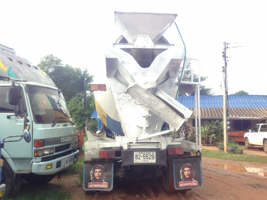 ขายรถโม่ปูน UD 300 แรง ขายรถโม่ปูน UD 300 แรง