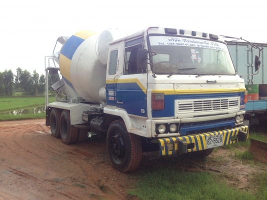 ขายรถโม่ปูน UD 300 แรง