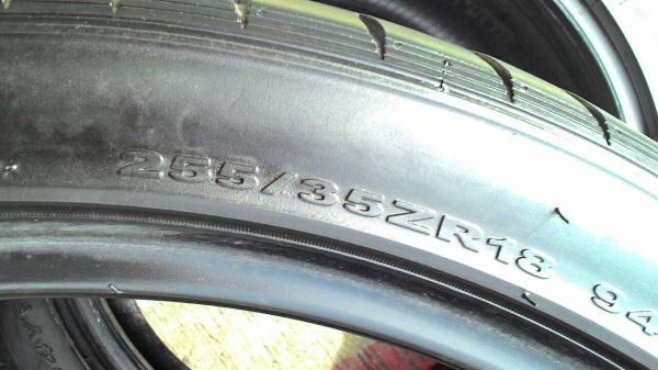 255/35R18 ขอบ18 PIRALLI GERMANY และ HANKOOK KEOREA มี 2 เส้น tel.081-427-3941