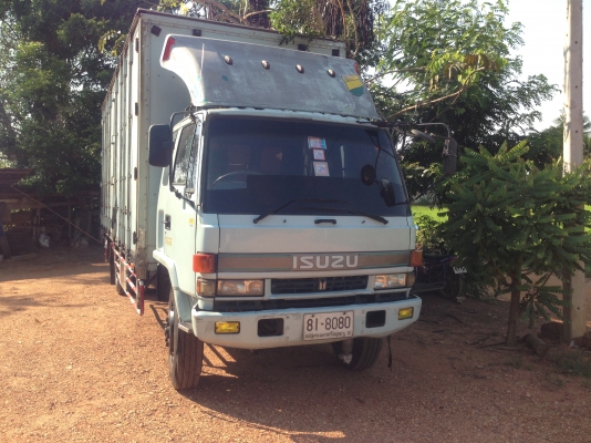 ขายรถตู้บรรทุก 6 ล้อ ขายรถตู้บรรทุก 6 ล้อ