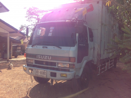 ขายรถตู้บรรทุก 6 ล้อ ขายรถตู้บรรทุก 6 ล้อ