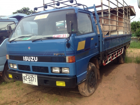 ขายบรรทุก 6 ล้อ isuzu npr 115 แรง