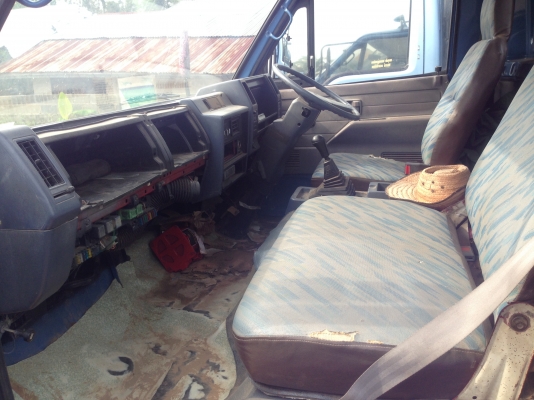 ขายบรรทุก 6 ล้อ isuzu npr 115 แรง ขายบรรทุก 6 ล้อ isuzu npr 115 แรง