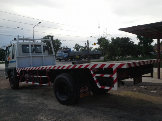 HINOไฮเท็ค 195แรง ยาว 5.8 ม.ยางดีทั้งหมด6เส้น เครื่องดี ครัทซีสวย ขาย 485,000 บาท ศุภากร 081-1903107 , 081-4252943)