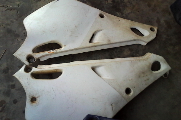 ชุดสี YZ80 พร้อมถังกะเบาะ ขาดแต่บังโคลนหน้าครับ