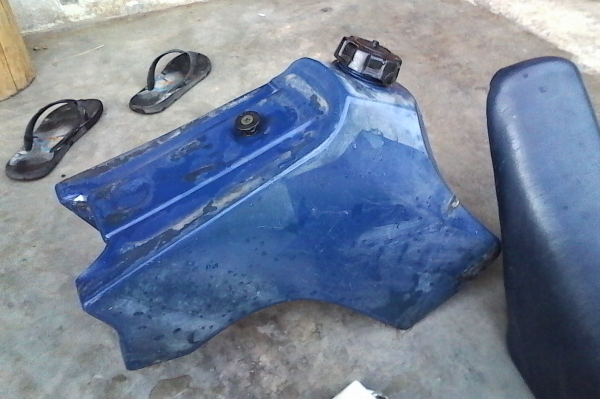 ชุดสี YZ80 พร้อมถังกะเบาะ ขาดแต่บังโคลนหน้าครับ