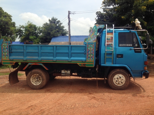 ขาย 6 ล้อดั้ม isuzu rocky 195 แรง