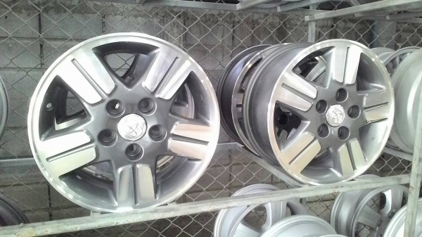 แม๊ก วีโก้ เดิมๆ ขอบ 15 ชุด 4 วง tel.081-427-3941