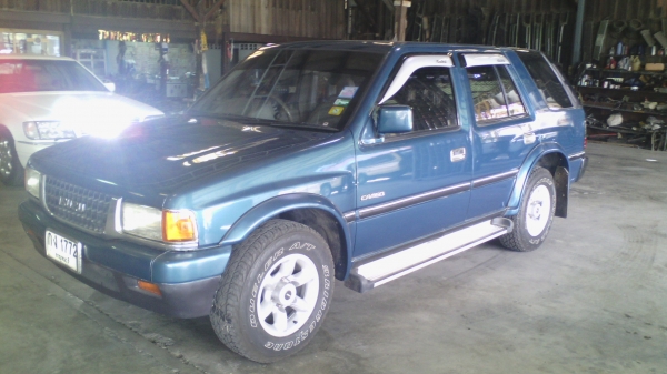 ประกาศขายรถยนต์แบบครอบครัว อีซูซุคาเมโอ้ ปี1994 สภาพเดิม  พร้อมใช้งาน เอกสารพร้อมโอน ราคาถูก