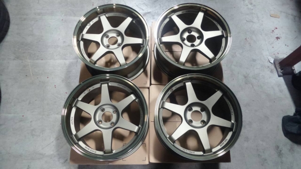 ล้อTE37 ขอบ17 หน้า8 หลัง9 วงละ 4000 บาท