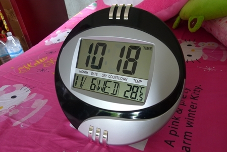 นาฬิกา ทรงกลม รูปทรงสวย 650 บาท.-