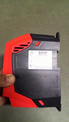 ขาย INVERTER ยี่ห้อ SEW 0.75 KW, 1 HP รุ่น Movitrac LT ใช้ไฟบ้าน มีมาเพิ่ม