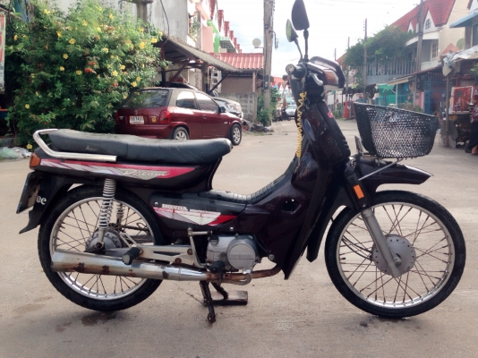 ขายDream 100   เครื่องดี ทะเบียนเต็ม 59 ไม่มีชุดโอน ต่อภาษีขี่ได้สบายๆ ไว้ซื้อกับข้าว ถูกๆครับ ขาย 6900 ติดต่อ 0889419663