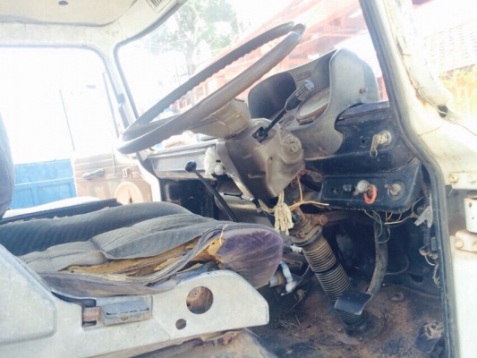 ขาย10ล้อ สองเพลาทายลาด มีสโลวร์กลางขึ่น200สบาย ขาย10ล้อ สองเพลาทายลาด มีสโลวร์กลางขึ่น200สบาย