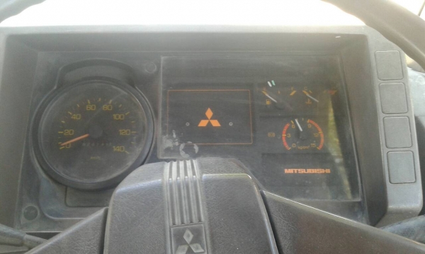 ขาย มิตซูบิชิ หลงFN517เพลาเดียว  195 พื้นเรียบ