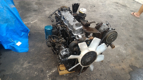 ขายเครื่องยนต์ดีเซลนิสสัน sd2500