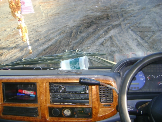 หัวลาก  320  แรง ปี 48  สภาพพร้อมใช้งาน  ราคา  1,200,000 บาท