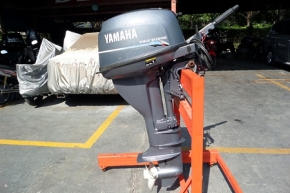 ขาย เครื่องเรือYAMAHA 9.9 แรง 4 จังหวะ สภาพสวยพร้อมใช้ เครื่องติดง่ายเดินดี ราคา 38,000