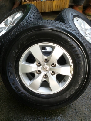 ล้อ toyota ขอบ 16 พร้อมยาง bridgestone 265 70 16 ปี13 ชุดล่ะ 10,500