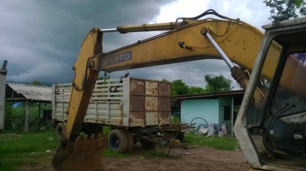 ขายแบคโฮ KATO คอนโทรลสั้น สภาพใช้งานได้ปกติ เครื่องดี ปั้มดี เอวหนา แต่ใบแทรคต้องเปลี่ยน เอกสารสัญญาซื้อขาย