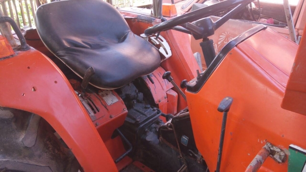 ขายด่วน kubota L 2002 ใช้งานน้อย เดิมๆ เจ้าของขายเอง พร้อมใช้ ต่อรองได้ 086-9159153