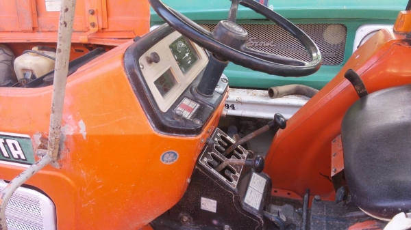 ขายด่วน kubota L 2002 ใช้งานน้อย เดิมๆ เจ้าของขายเอง พร้อมใช้ ต่อรองได้ 086-9159153