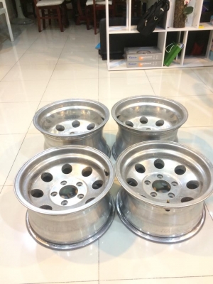 ขายล้อ ขอบ15 หน้า8 หลัง10นิ้ว เก่าญี่ปุ่น สภาพนางฟ้า ขายล้อ ขอบ15 หน้า8 หลัง10นิ้ว เก่าญี่ปุ่น สภาพนางฟ้า