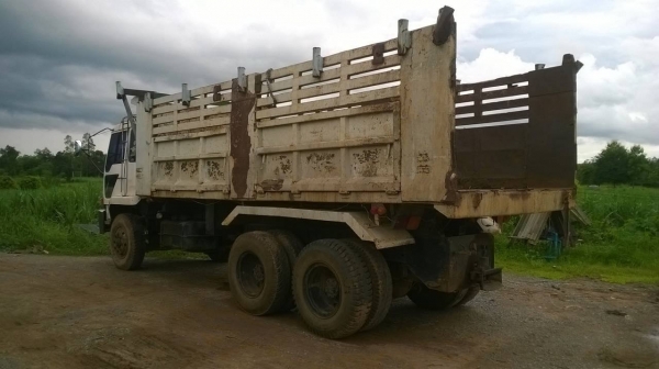 ขายไอ้หลง FN527M-TD4551 วางเครื่อง 6D16 เทอร์โบ 220 แรงม้า มีระบบลำโพงลากพ่วง คัสซีสวยตลอดเส้น เกียร์ 10 สปีด เบรคใหญ่ เพลาบุ๋ม ทะเบียนพร้อมโอนครับ