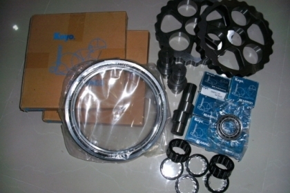 ขายอะไหล่ตัวเดิน KOMATSU 120-5 KOBELCO 120 mark3