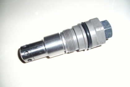 ขายMAIN VALVE รถแบคโฮ  KOBELCO  120-200 KOMATSU และยื่ห้ออื่นๆ