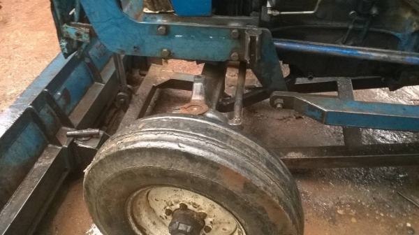 ขายรถไถ FORD 5500 เอกสารเล่มทะเบียน เฟืองท้าย 6600 สภาพใช้งานได้ดี อุปกรณ์มีผาน 3 และผานดันหน้า ราคาต่อรองได้ครับ