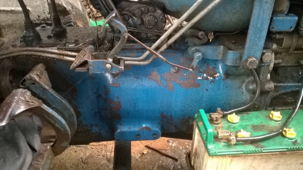 ขายรถไถ FORD 5500 เอกสารเล่มทะเบียน เฟืองท้าย 6600 สภาพใช้งานได้ดี อุปกรณ์มีผาน 3 และผานดันหน้า ราคาต่อรองได้ครับ