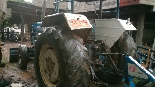 ขายรถไถ FORD 5500 เอกสารเล่มทะเบียน เฟืองท้าย 6600 สภาพใช้งานได้ดี อุปกรณ์มีผาน 3 และผานดันหน้า ราคาต่อรองได้ครับ