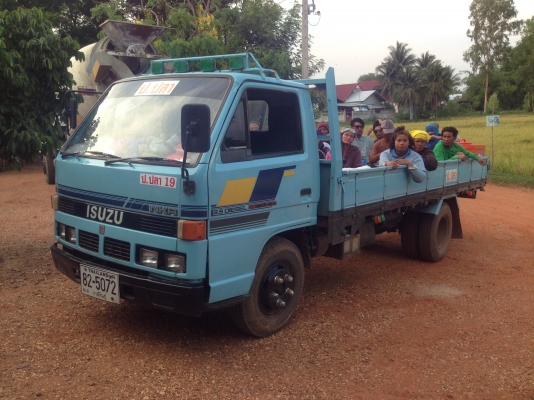 ขายรถบรรทุก 6 ล้อ ISUZU NKR ขายรถบรรทุก 6 ล้อ ISUZU NKR