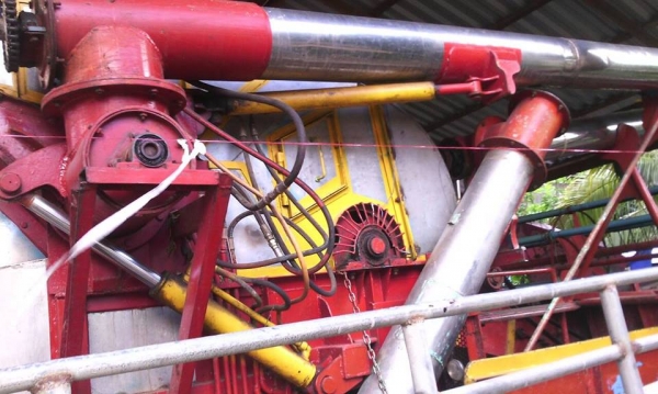 ขายรถเกี่ยวข้าวไทยเจริญ 210แรง ตัวเดิน10ปั๊ม22 สภาพพร้อมใช้งาน ช่วงล่างใช้งาน สภาพพร้อมใช้